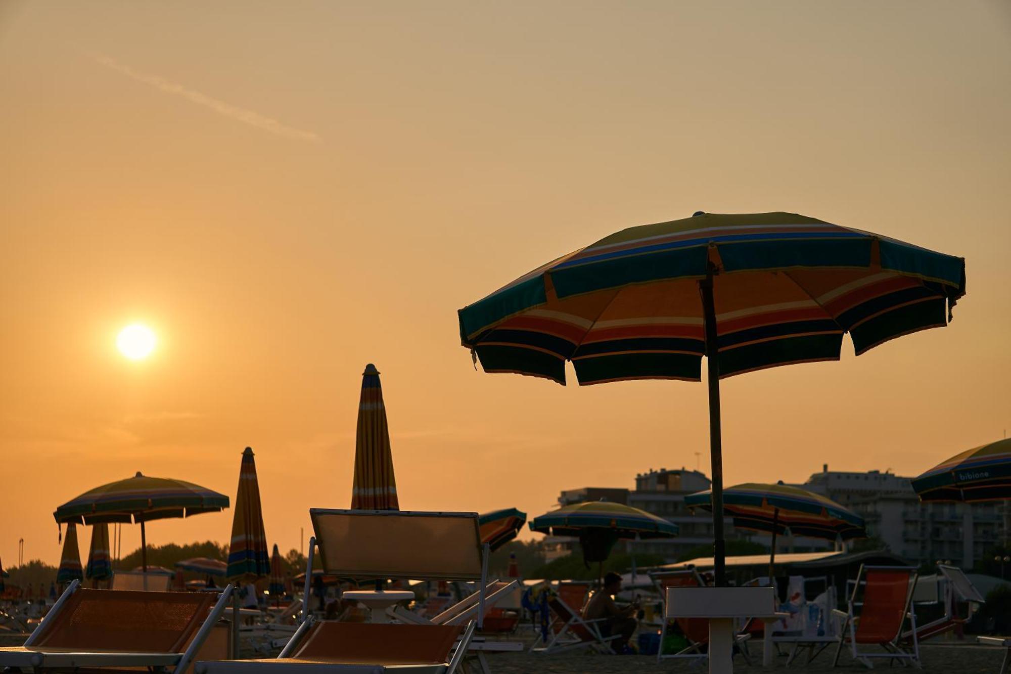 Relax Just 50m From The - Beahost Apartment